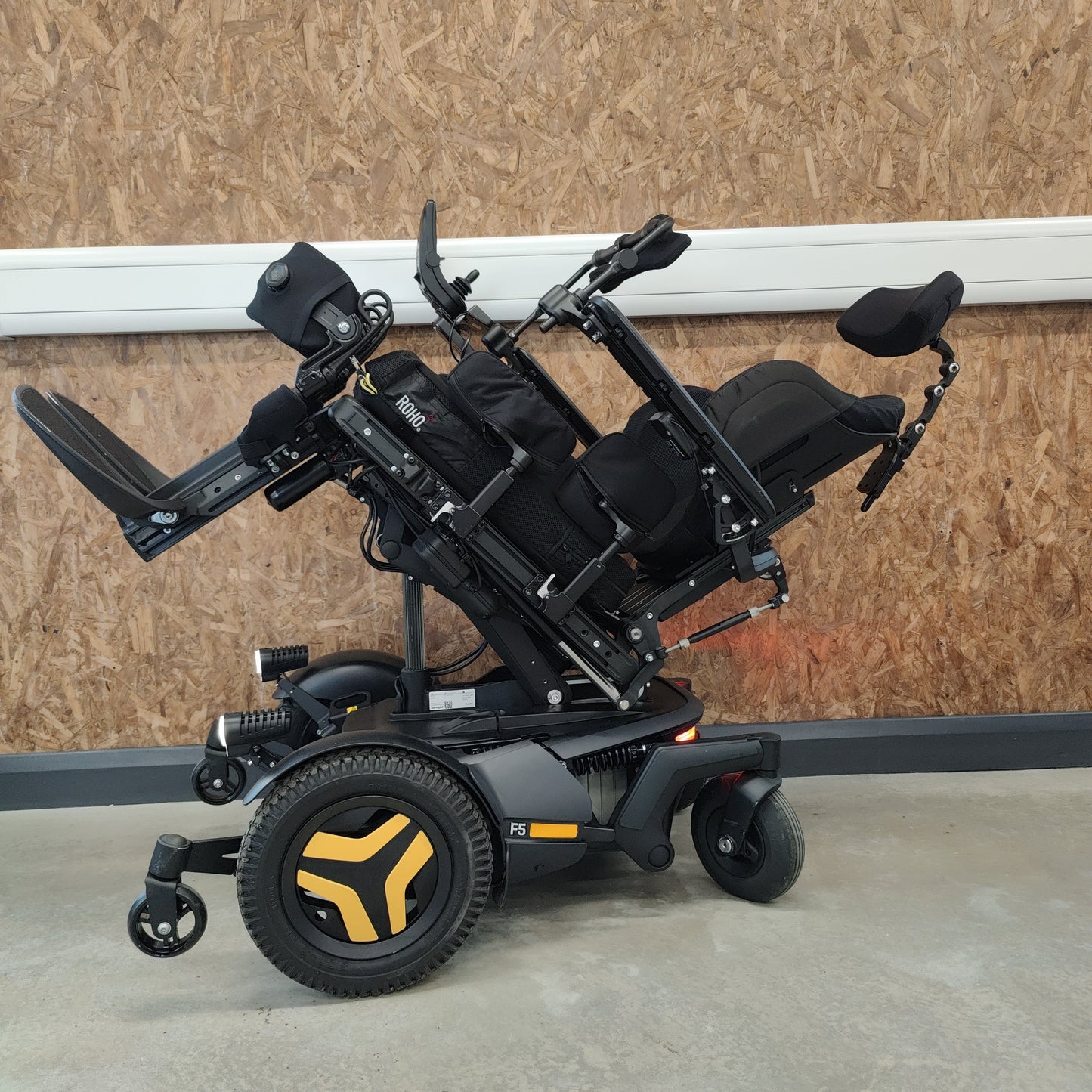 Ex-Demo / Used Permobil F5 Corpus VS - Beyond Mobility.